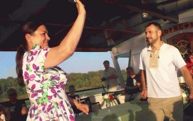 В Запорожье актриса Наталья Сумская станцевала с обладателем Гран-при кинофестиваля Фото № 9 В Запорожье актриса Наталья Сумская станцевала с обладателем Гран-при кинофестиваля Фото № 9