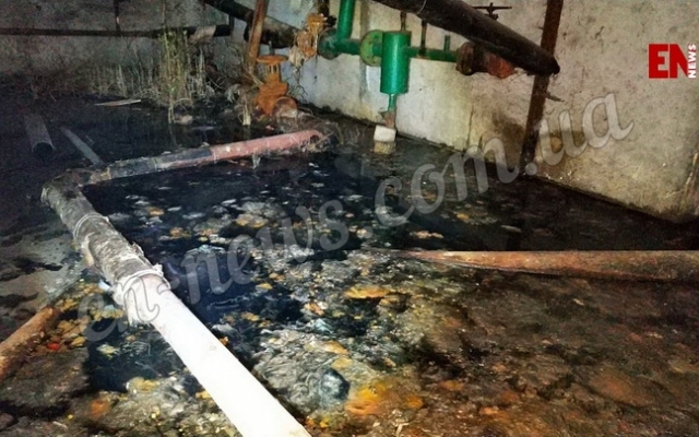 Под Запорожьем жилой дом плавает в фекалиях (ФОТО) Фото № 2 Под Запорожьем жилой дом плавает в фекалиях (ФОТО) Фото № 2