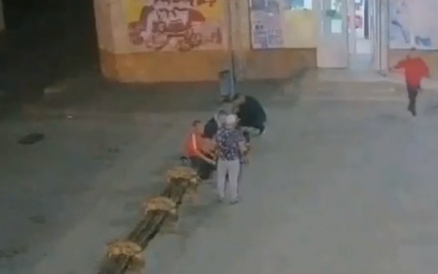 В Запорожской области около магазина произошло побоище (ВИДЕО) Фото № 0 В Запорожской области около магазина произошло побоище (ВИДЕО) Фото № 0