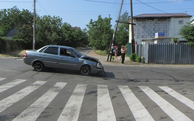 В Бердянске не разьехались два ВАЗа Фото № 0 В Бердянске не разьехались два ВАЗа Фото № 0