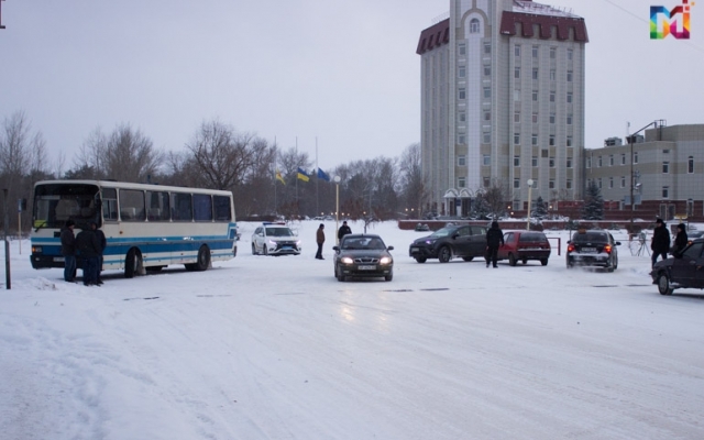 В Запорожской области «атомщики» на автобусе попали в аварию (ФОТО) Фото № 1 В Запорожской области «атомщики» на автобусе попали в аварию (ФОТО) Фото № 1