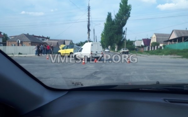 В Шевченковском районе Запорожья ДТП (ФОТО) Фото № 0 В Шевченковском районе Запорожья ДТП (ФОТО) Фото № 0