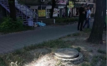 Женщина умерла у входа в магазин Фото № 0 Женщина умерла у входа в магазин Фото № 0