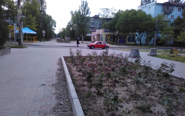 Попытка №2: В Запорожье пытаются реконструировать Аллею Роз (ФОТО) Фото № 8 Попытка №2: В Запорожье пытаются реконструировать Аллею Роз (ФОТО) Фото № 8