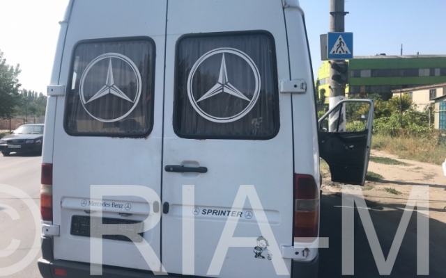 Под Запорожьем микроавтобус врезался в столб (ФОТО) Фото № 4 Под Запорожьем микроавтобус врезался в столб (ФОТО) Фото № 4