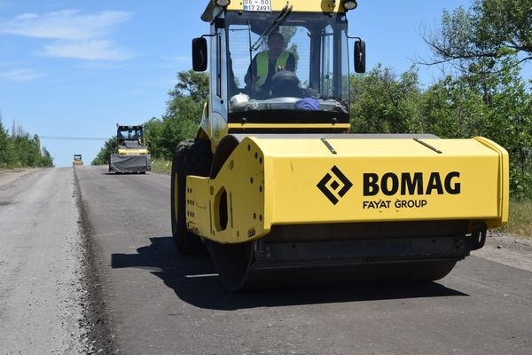 В Запорожье проходит ремонт дорожного покрытия стратегической трассы (ФОТО) Фото № 2 В Запорожье проходит ремонт дорожного покрытия стратегической трассы (ФОТО) Фото № 2