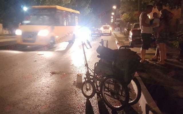 Мужчина на инвалидной коляске попал под колеса автомобиля Фото № 0 Мужчина на инвалидной коляске попал под колеса автомобиля Фото № 0