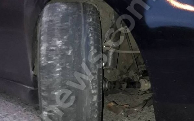 Под Запорожьем во дворе нашли брошенное авто бизнес-класса после ДТП (ФОТО) Фото № 1 Под Запорожьем во дворе нашли брошенное авто бизнес-класса после ДТП (ФОТО) Фото № 1