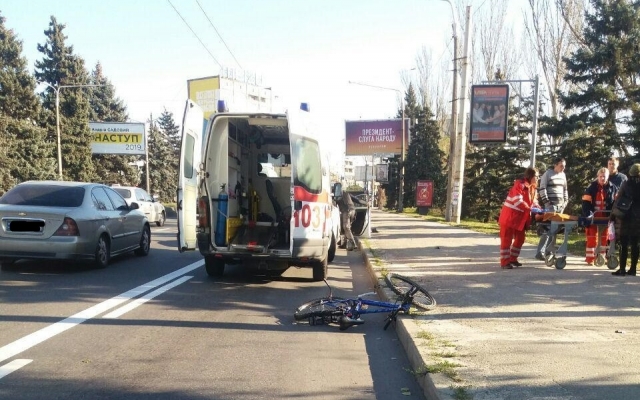 В Запорожье маршрутчик под метадоном сбил велосипедиста (ФОТО) Фото № 2 В Запорожье маршрутчик под метадоном сбил велосипедиста (ФОТО) Фото № 2