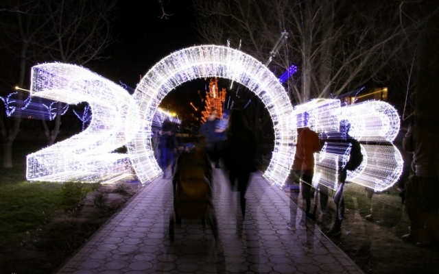 Мелитополь в новогодний вечер удивляет красотой (ФОТО) Фото № 11 Мелитополь в новогодний вечер удивляет красотой (ФОТО) Фото № 11