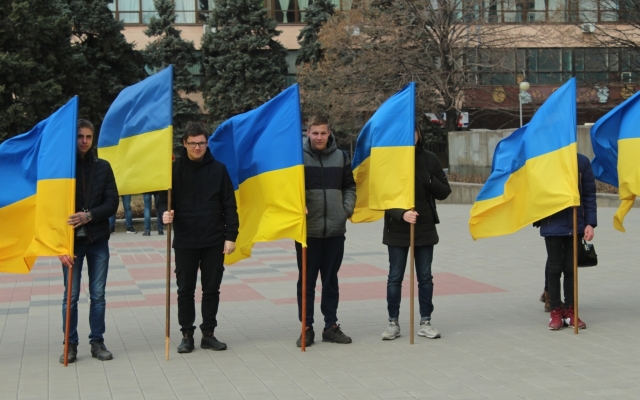 В Запорожье почтили память Героев Небесной сотни (ФОТОРЕПОРТАЖ) Фото № 1 В Запорожье почтили память Героев Небесной сотни (ФОТОРЕПОРТАЖ) Фото № 1