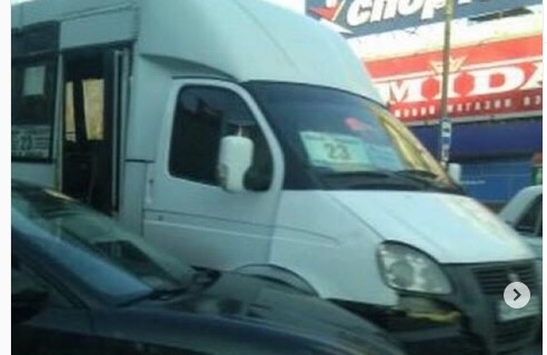 В центре Запорожья в ДТП попала маршрутка с пассажирами (ФОТО) Фото № 0 В центре Запорожья в ДТП попала маршрутка с пассажирами (ФОТО) Фото № 0