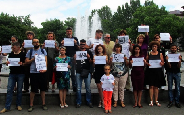 В Запорожье - митинг в поддержку Сенцова (ФОТО, ВИДЕО) Фото № 0 В Запорожье - митинг в поддержку Сенцова (ФОТО, ВИДЕО) Фото № 0