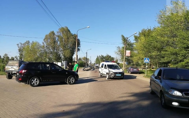 Фотофакт: В Запорожье в ДТП попали взрывотехники Фото № 0 Фотофакт: В Запорожье в ДТП попали взрывотехники Фото № 0
