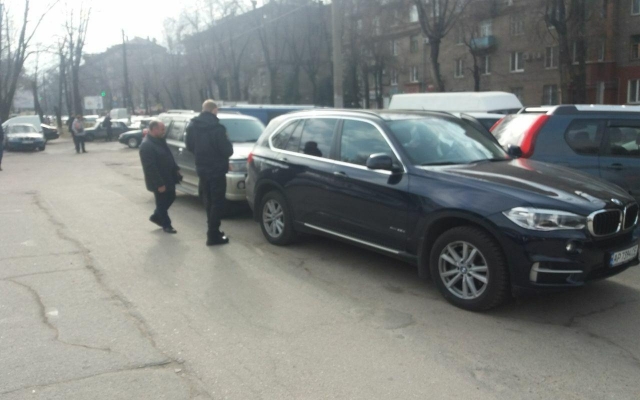 В районе Крытого рынка столкнулись внедорожники (ФОТО) Фото № 0 В районе Крытого рынка столкнулись внедорожники (ФОТО) Фото № 0