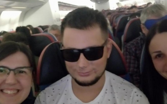 Молодой запорожский пиротехник, который ослеп после взрыва в зоне ООС, едет на лечение в Турцию (ФОТО) Фото № 1 Молодой запорожский пиротехник, который ослеп после взрыва в зоне ООС, едет на лечение в Турцию (ФОТО) Фото № 1