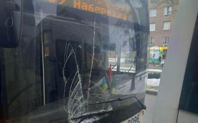 В Запорожье столкнулись автобус и маршрутка (ФОТО) Фото № 1 В Запорожье столкнулись автобус и маршрутка (ФОТО) Фото № 1