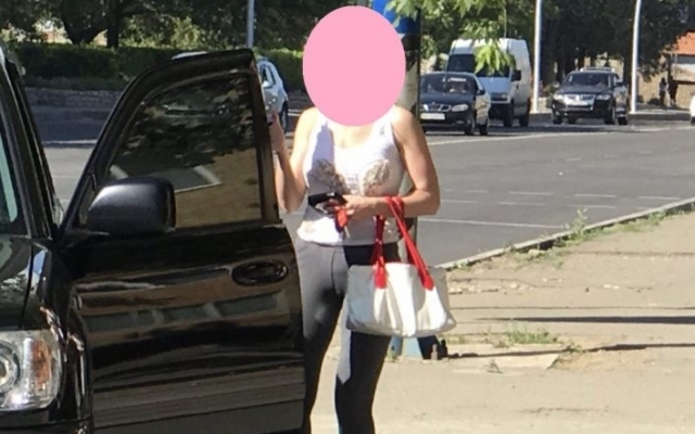 В Запорожской области подняли на смех автоледи на внедорожнике (ФОТО) Фото № 2 В Запорожской области подняли на смех автоледи на внедорожнике (ФОТО) Фото № 2