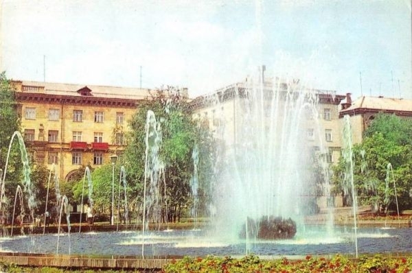 Как выглядел фонтан на площади Маяковского более сорока лет назад (ФОТО) Фото № 0 Как выглядел фонтан на площади Маяковского более сорока лет назад (ФОТО) Фото № 0