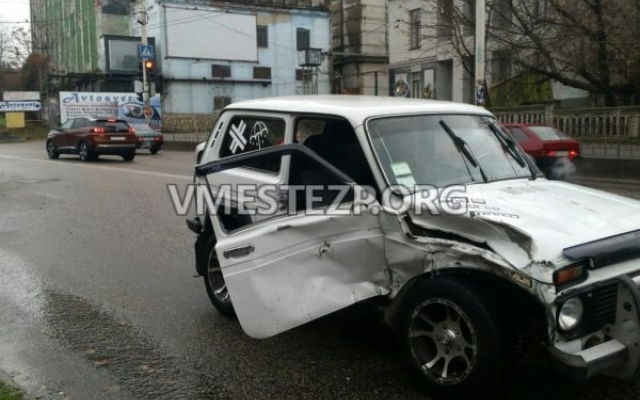 Возле запорожского автовокзала серьезное ДТП (ФОТО) Фото № 1 Возле запорожского автовокзала серьезное ДТП (ФОТО) Фото № 1