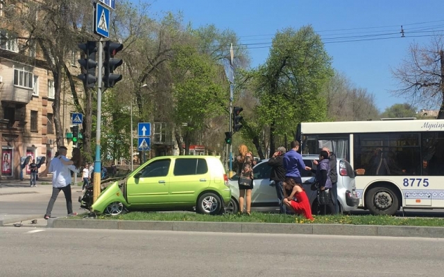 Стали известны подробности ДТП, в которое попал свадебный кортеж (ФОТО) Фото № 2 Стали известны подробности ДТП, в которое попал свадебный кортеж (ФОТО) Фото № 2