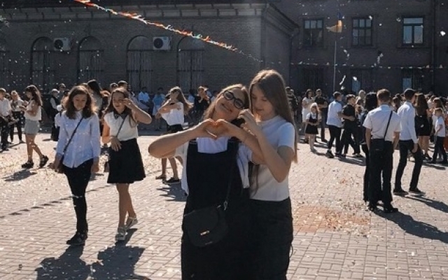 Как запорожцы последний звонок отмечали: Подсмотрено в Instagram Фото № 0 Как запорожцы последний звонок отмечали: Подсмотрено в Instagram Фото № 0