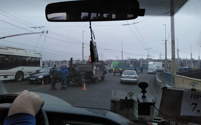 На плотине затруднено движение (ВИДЕО) Фото № 2 На плотине затруднено движение (ВИДЕО) Фото № 2