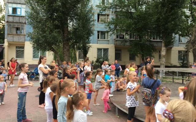 В Мелитополе посреди лета отмечали Новый год (ФОТО) Фото № 1 В Мелитополе посреди лета отмечали Новый год (ФОТО) Фото № 1