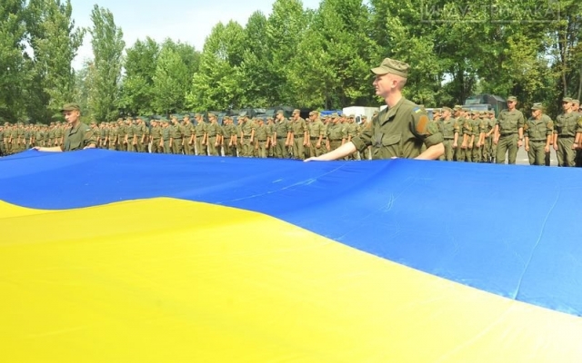 В Запорожье развернули самый большой в Украине государственный флаг Фото № 0 В Запорожье развернули самый большой в Украине государственный флаг Фото № 0