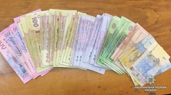 В Запорожье дерзкое ограбление одного из заведений (ФОТО) Фото № 1 В Запорожье дерзкое ограбление одного из заведений (ФОТО) Фото № 1