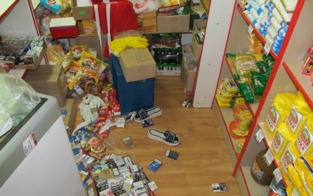 В Запорожской области неизвестные обокрали четыре магазина подряд Фото № 0 В Запорожской области неизвестные обокрали четыре магазина подряд Фото № 0