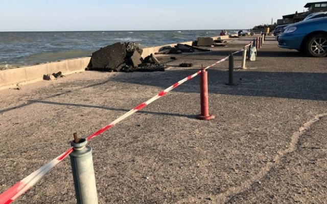 В Бердянске море поглощает и разрушает пляжи (ФОТО) Фото № 6 В Бердянске море поглощает и разрушает пляжи (ФОТО) Фото № 6