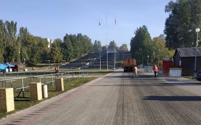 После праздника запорожцы оставили тонны мусора (ФОТО) Фото № 0 После праздника запорожцы оставили тонны мусора (ФОТО) Фото № 0