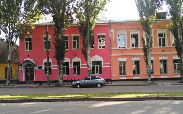 В Запорожье исторические здания приобрели радикальный В Запорожье исторические здания приобрели радикальный