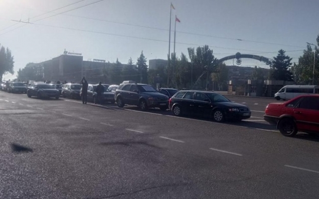 В центре города запорожцы собрались на акцию протеста (ФОТО) Фото № 0 В центре города запорожцы собрались на акцию протеста (ФОТО) Фото № 0