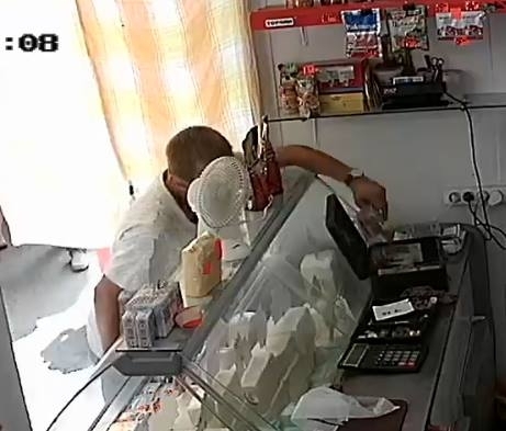 Запорожцев просят разыскать вора (ФОТО) Фото № 0 Запорожцев просят разыскать вора (ФОТО) Фото № 0