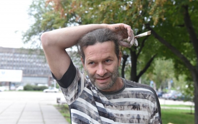 После критики новой скульптуры у ее ног появилась собака (ФОТО) Фото № 2 После критики новой скульптуры у ее ног появилась собака (ФОТО) Фото № 2
