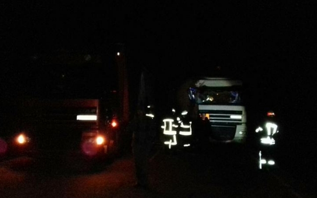 Автоцистерна с газом врезалась в грузовик под Запорожьем (ФОТО) Фото № 2 Автоцистерна с газом врезалась в грузовик под Запорожьем (ФОТО) Фото № 2
