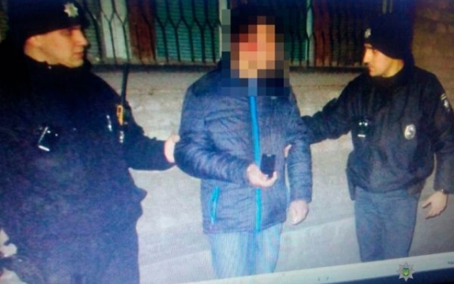 В Запорожье вор-неудачник украл кошачью еду (ФОТО) Фото № 0 В Запорожье вор-неудачник украл кошачью еду (ФОТО) Фото № 0