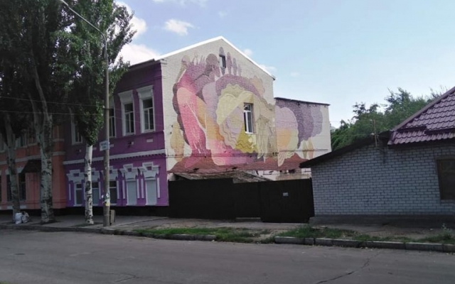 В Запорожье исторические здания приобрели радикальный В Запорожье исторические здания приобрели радикальный