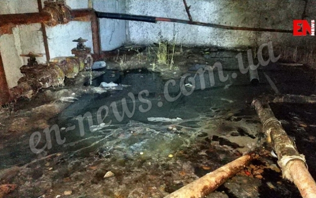 Под Запорожьем жилой дом плавает в фекалиях (ФОТО) Фото № 3 Под Запорожьем жилой дом плавает в фекалиях (ФОТО) Фото № 3