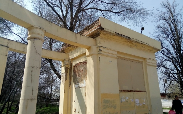 В сети показали масштабы разрушений главного запорожского парка (ФОТО) Фото № 3 В сети показали масштабы разрушений главного запорожского парка (ФОТО) Фото № 3