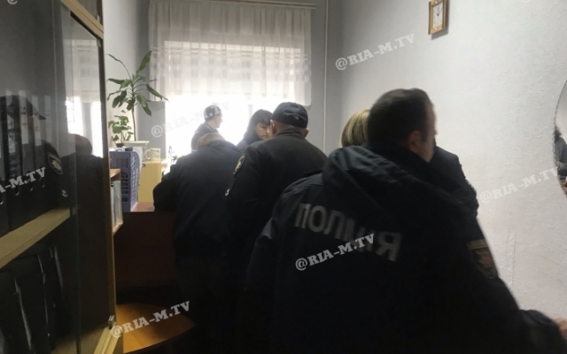 Под Запорожьем в гимназии эвакуировали учащихся и педагогов (ФОТО) Фото № 0 Под Запорожьем в гимназии эвакуировали учащихся и педагогов (ФОТО) Фото № 0