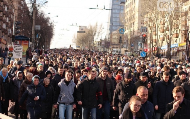 В центре Запорожья прошел массовый крестный ход Фото № 5 В центре Запорожья прошел массовый крестный ход Фото № 5