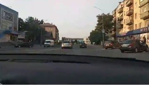 В Запорожской области лихачил водитель на авто с российскими госномерами (ВИДЕО) Фото № 0 В Запорожской области лихачил водитель на авто с российскими госномерами (ВИДЕО) Фото № 0