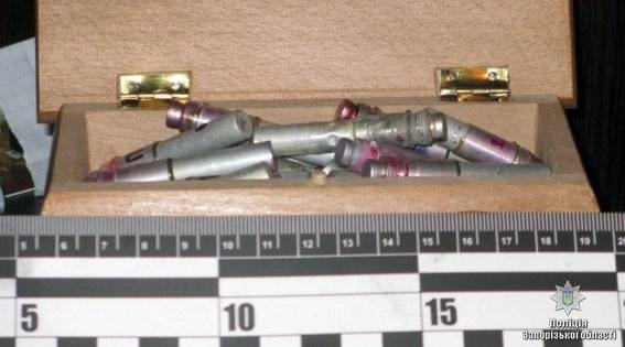 В Запорожской области нашли склад оружия и боеприпасов (ФОТО) Фото № 1 В Запорожской области нашли склад оружия и боеприпасов (ФОТО) Фото № 1