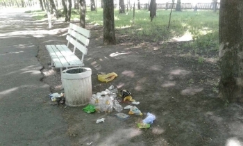 Жители Запорожской области изрядно насвинячили в городском парке (ФОТО) Фото № 1 Жители Запорожской области изрядно насвинячили в городском парке (ФОТО) Фото № 1