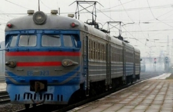 Под Запорожьем мужчина попал под поезд Фото № 0 Под Запорожьем мужчина попал под поезд Фото № 0