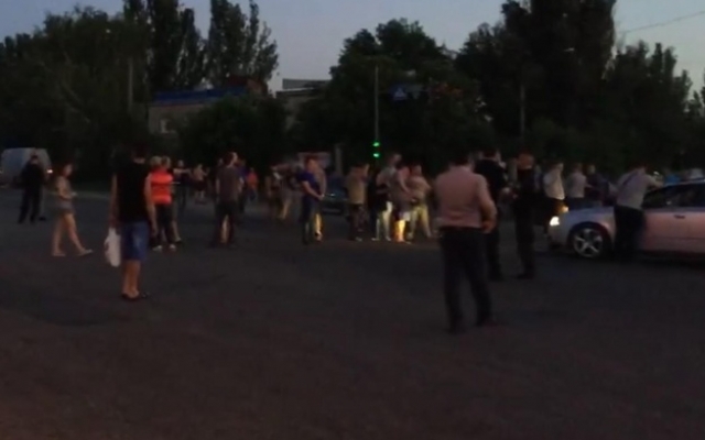 В знак протеста запорожцы перекрыли трассу (ФОТО) Фото № 0 В знак протеста запорожцы перекрыли трассу (ФОТО) Фото № 0