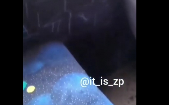 В запорожской маршрутке шел дождь (ВИДЕО) Фото № 0 В запорожской маршрутке шел дождь (ВИДЕО) Фото № 0